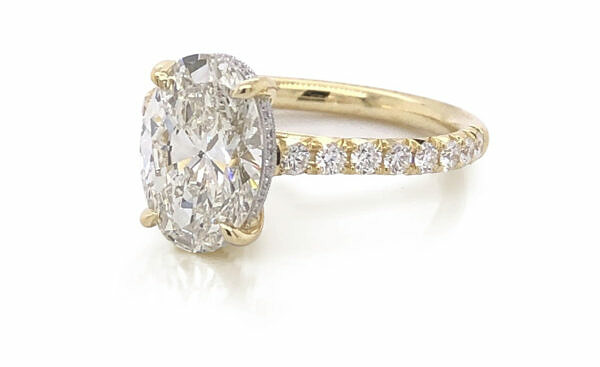 Yellow Gold Oval Ring with Diamond Details Engagement Rings