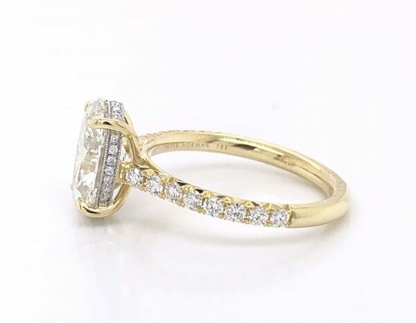 Yellow Gold Oval Ring with Diamond Details Engagement Rings 2