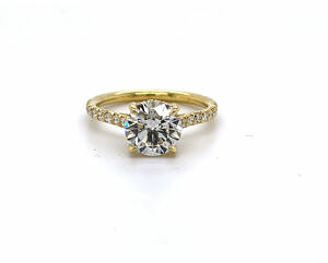 Round Brilliant-Cut Yellow Gold Engagement Ring Engagement Rings 2