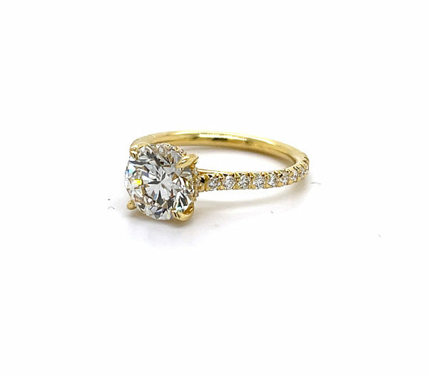 Round Brilliant-Cut Yellow Gold Engagement Ring Engagement Rings