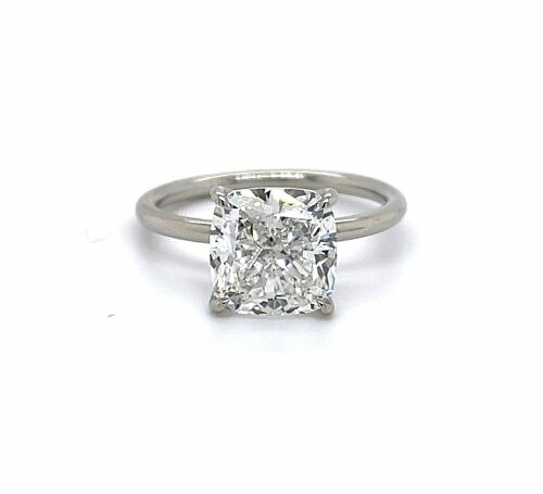 Cushion-Cut Engagement Ring With Floral-Inspired Prongs Engagement Rings 2
