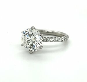Round Brilliant-Cut Engagement Ring in a Six-Prong Setting Engagement Rings