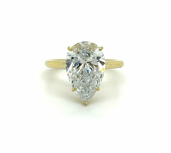 Pear-Shaped Engagement Ring in Yellow Gold Engagement Rings 2