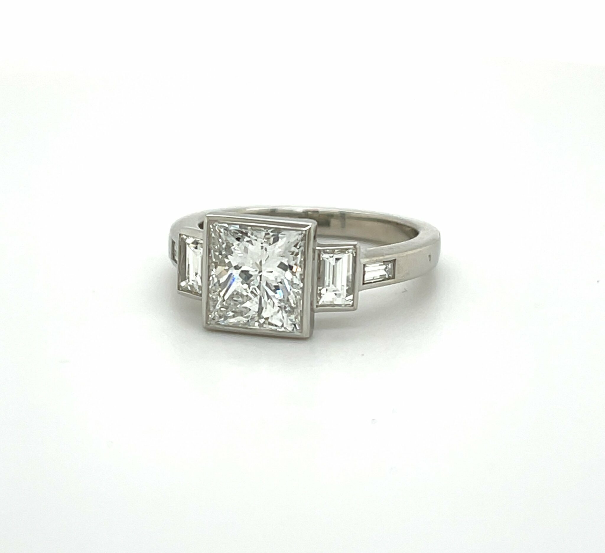 10K White Gold Bezel Set Princess Diamond 3 Stone Kite Shape and Station Necklace (H-I Color, SI2-I1 Clarity) - 18
