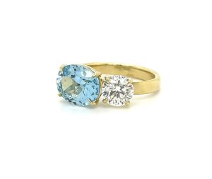 Oval Sapphire and Round Diamond Ring in Yellow Gold Unique Rings