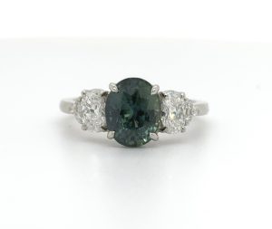 Anillo de tres piedras de zafiro verde azulado y diamantes Anillos de piedras preciosas de color 2