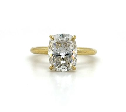 Elongated Cushion-Cut Engagement Ring in Yellow Gold Engagement Rings 2