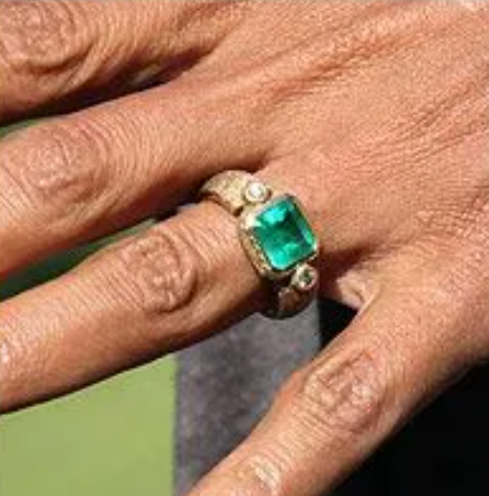 Halle Berry and Van Hunt engagement ring