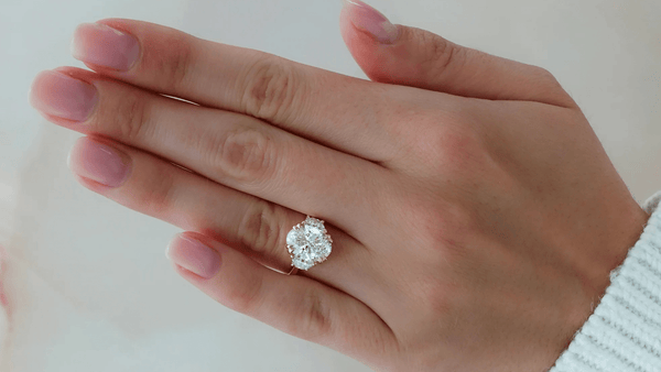 Lainey Wilson and Devlin 'Duck' Hodges engagement ring